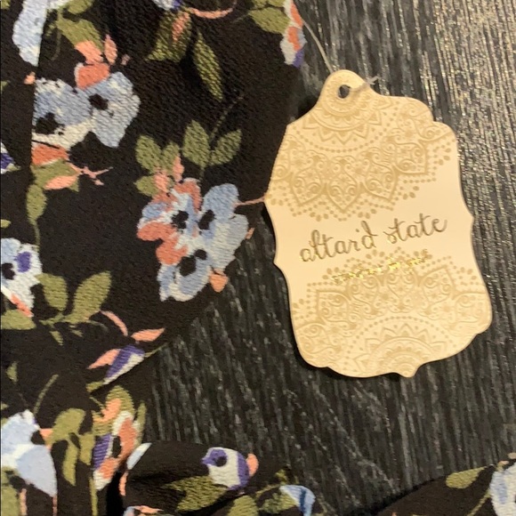 Cute new with tags Altar’d State Romper - Picture 4 of 9